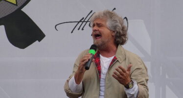 Beppe Grillo non ci sta a passare per garantista