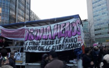 #feminiStrike, una marea festante si aggira per l’Europa