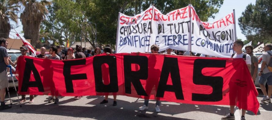 2 giugno in Sardegna: «A Foras» dalle servitù militari
