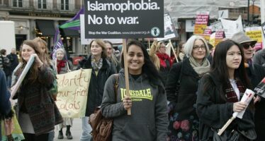 Londra, attacco islamofobico contro musulmani alla moschea
