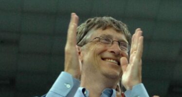 «Aiutiamoli in Africa» nella versione del filantropo Bill Gates