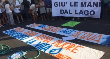 Roma, in piazza i movimenti per l’acqua: «Ripubblicizzare Acea Ato 2»