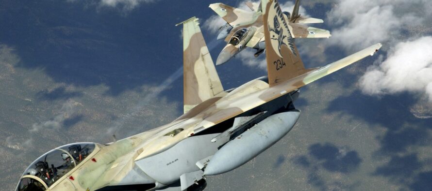Israele attacca ancora in Siria, 23 morti in un raid