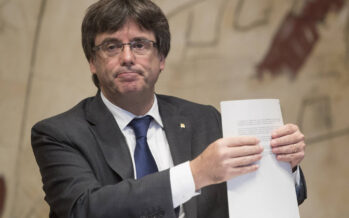 Dopo il voto, Catalogna bloccata. Carles Puigdemont: fatemi tornare