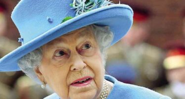 Paradise papers. 10 milioni della regina Elisabetta in fondi speculativi offshore