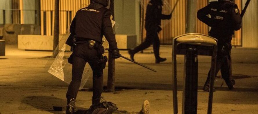 Proteste dei «monteros» a Madrid dopo la morte del senegalese in fuga dalla polizia