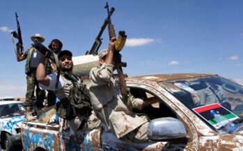 Libia, dietro l’offensiva di Haftar doppi giochi e soldi sporchi