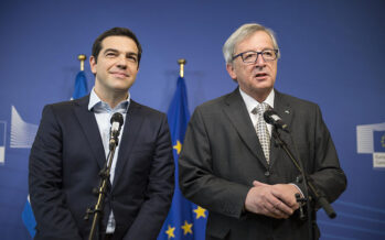 Petros Markaris: «La cravatta di Tsipras? Si stringe e si allenta… La mia povera Grecia soffre d’Alzheimer»