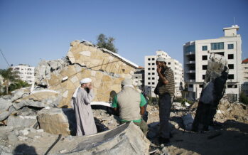 Cecchini e raid israeliani su Gaza: uccisi quattro ragazzi palestinesi