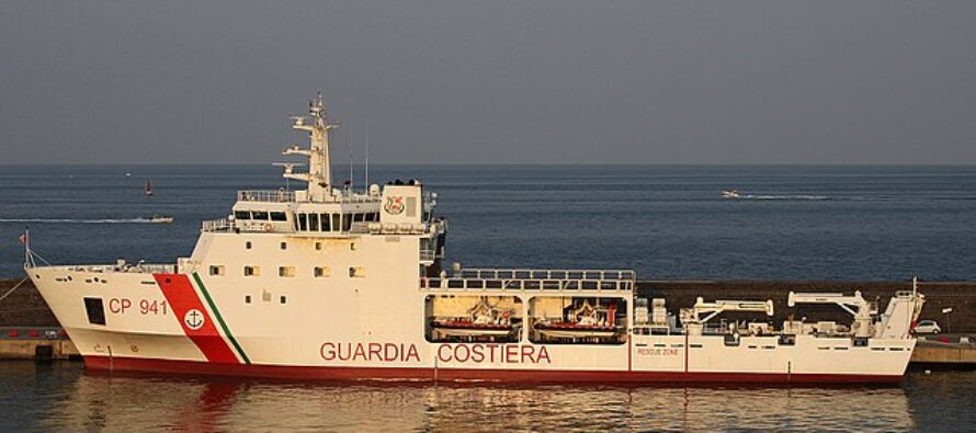 Migranti, sbarcano 16 minori dalla Nave Gregoretti