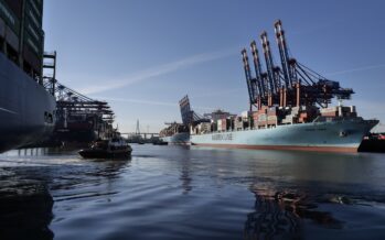 Reintegrati i cinque portuali licenziati per rappresaglia a Livorno