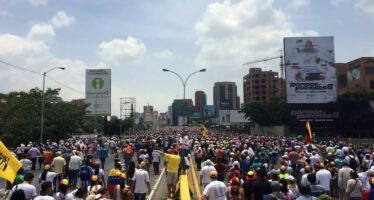 Venezuela, due piazze contrapposte e un popolo contro il golpe