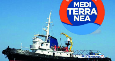La procura di Ragusa accusa la nave Mare Jonio: «Soldi per prendere i migranti»