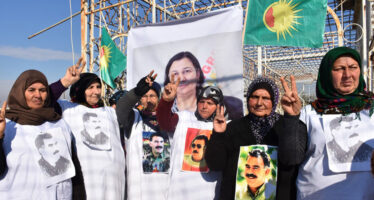 Solidaridad con la diputada kurda Leyla Güven en huelga de hambre en una carcel turca