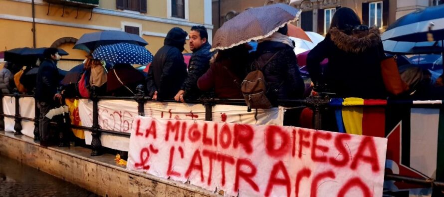 Migranti. In piazza a Montecitorio va in scena la solidarietà: «Non siamo pesci»