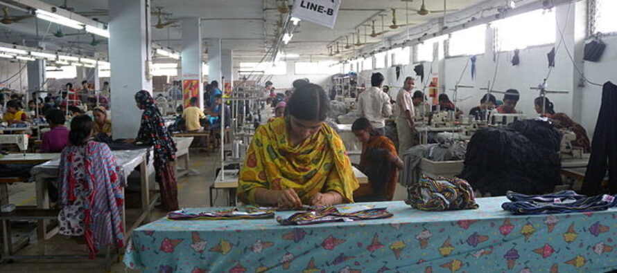 Bangladesh. Lavoratrici tessili in lotta nonostante la repressione