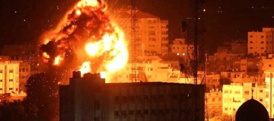 Dopo un missile su Tel Aviv Israele bombarda Gaza a tappeto