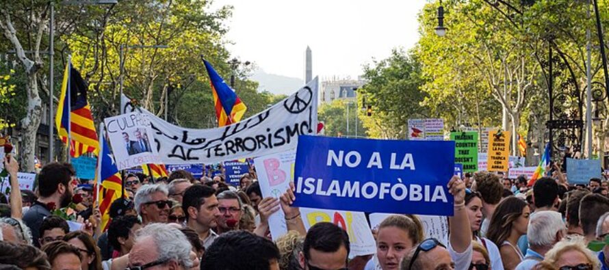 Dopo la strage, le comunità islamiche in allarme: «In aumento i crimini di odio»