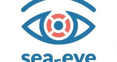 La nave di Sea Eye salva 64 migranti, nessuna notizia di altri 50