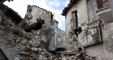 Terremoto dell’Aquila, per il tribunale il 30% della colpa è dei morti