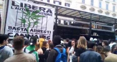 Million Marijuana March. Una spinellata di massa manda in fumo le minacce del ministro