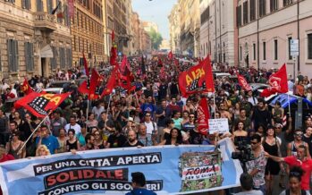 Movimenti. «Roma non si chiude», in piazza un corteo di 15mila