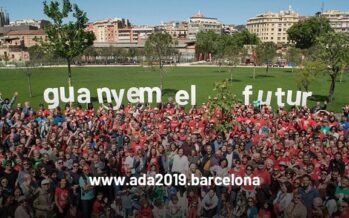 Ada Colau rimane sindaca di Barcellona. Madrid va al Pp con i voti di Vox