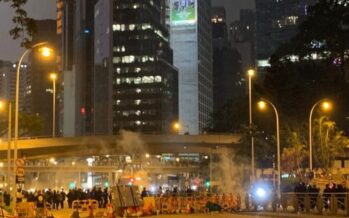 Scontri e proteste a Hong Kong contro la Cina continentale