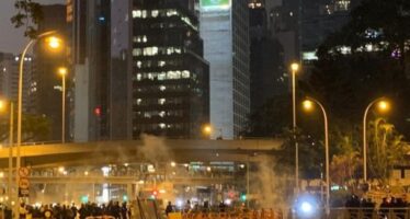 Scontri e proteste a Hong Kong contro la Cina continentale