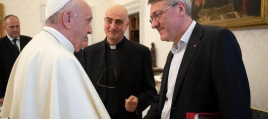 Il Papa incontra il segretario CGIL Landini: un segnale contro razzismo e sfruttamento