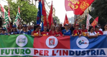 La lotta sindacale e lo sciopero riportano il Paese alla realtà