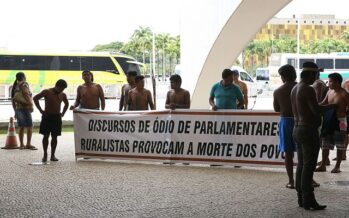 Pandemia. Così il Brasile di Bolsonaro falsifica i dati sulla mortalità indigena