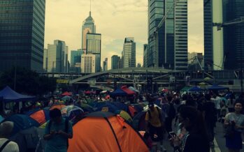 Fine settimana di scontri a Hong Kong, per la Cina una «Sfida intollerabile»