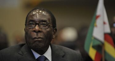 Morto a 95 anni Mugabe, l’eroe dello Zimbabwe che si trasformò in tiranno