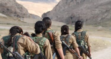 Rojava, la finta tregua di Erdogan: «Spaccherò le teste dei curdi»