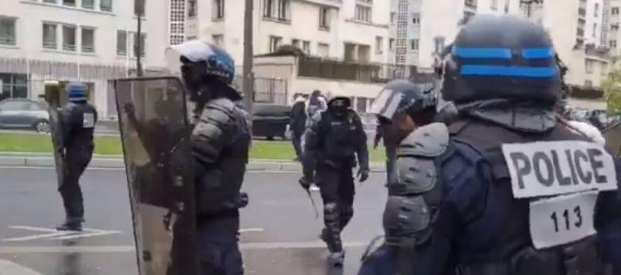 Francia. La polizia violenta piega il ministro dell’Interno