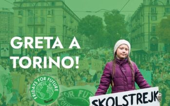 Greta con 5000 in piazza a Torino: «Non c’è alternativa, dobbiamo lottare»