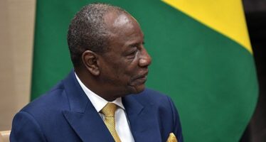 Guinea, deposto Condé: «è la liberazione da un dittatore», ma c’è l’incognita dei militari