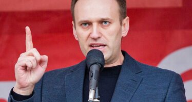 Navalny, l’oppositore di Putin, fermato al rientro: 30 giorni di arresto