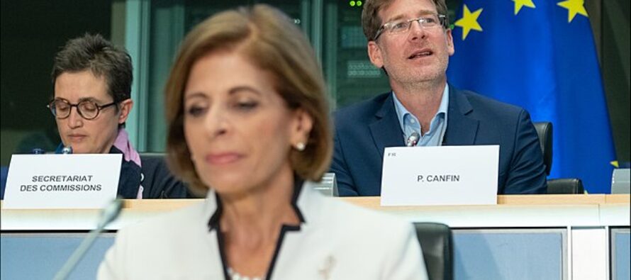 Covid. Il Parlamento europeo chiede trasparenza sui contratti per i vaccini