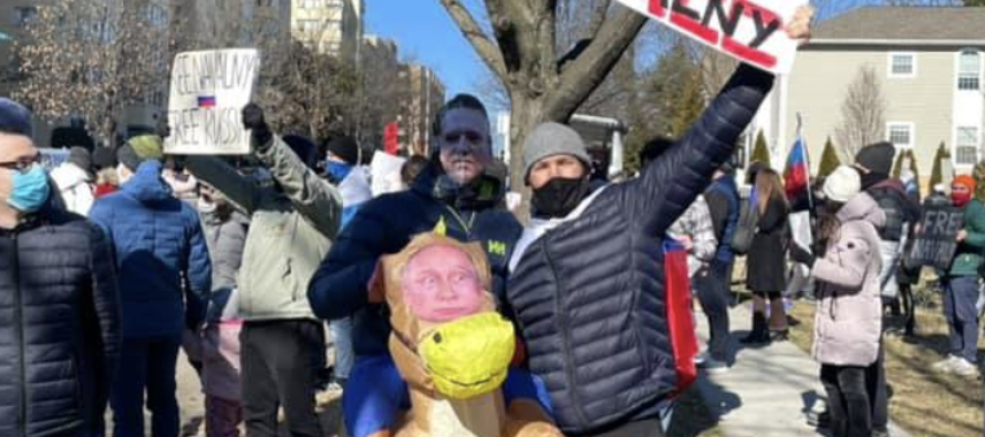 Solidarietà a Navalny dalla Siberia a Mosca, duemila manifestanti arrestati