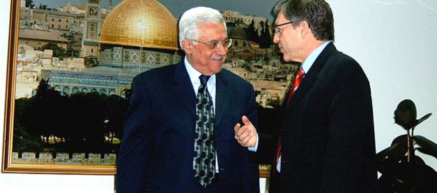 Palestina: appello per cacciare Abu Mazen, il «grande assente» dell’Intifada
