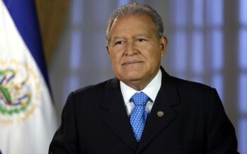El Salvador, l’ex presidente-guerrigliero Ceren colpito da mandato di cattura