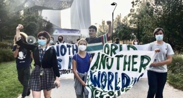 Giustizia climatica, Greta a Milano ridicolizza i potenti: basta con i vostri bla bla bla