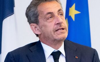 Nicolas Sarkozy condannato: arresti domiciliari con il braccialetto per un anno