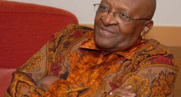 Addio a Desmond Tutu, il Sudafrica e il mondo dei diritti umani in lutto