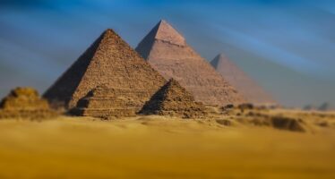Egitto. Sgomberi sotto le Piramidi di Giza, denunciato il governo