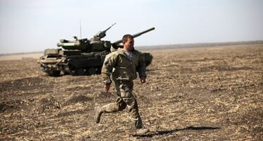 Ucraina. Meno truppe russe al confine, ma Biden insiste: «Ritiro non verificato»