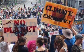 Gli ecologisti: «Liberarci dal gas in 10 mosse. Anacronistiche le misure del governo»