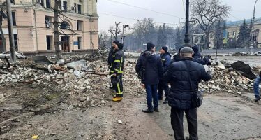 Ucraina, i missili russi fanno strage di civili a Kharkiv